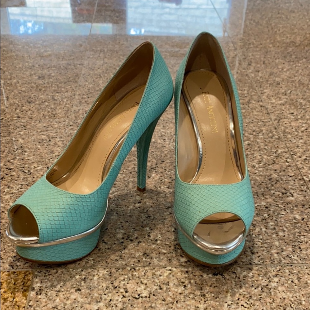Turquoise Enzo Angiolini heels